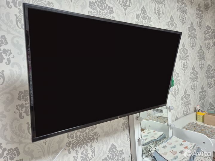 Продам телевизор 43 дюйма