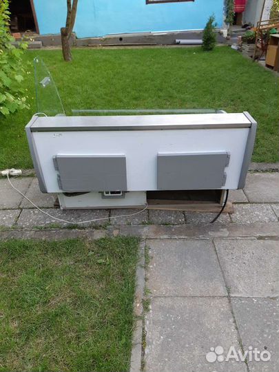 Холодильник витринный