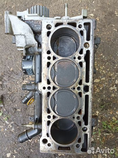 Блок цилиндров Рено Меган 2 к4м
