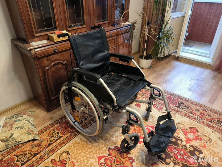 Инвалидная коляска