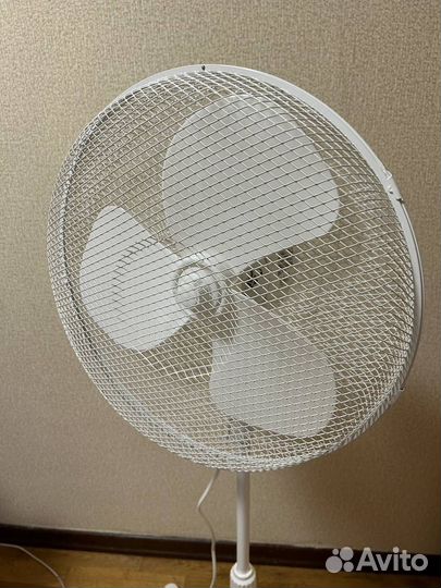 Вентилятор напольный Midea 3000