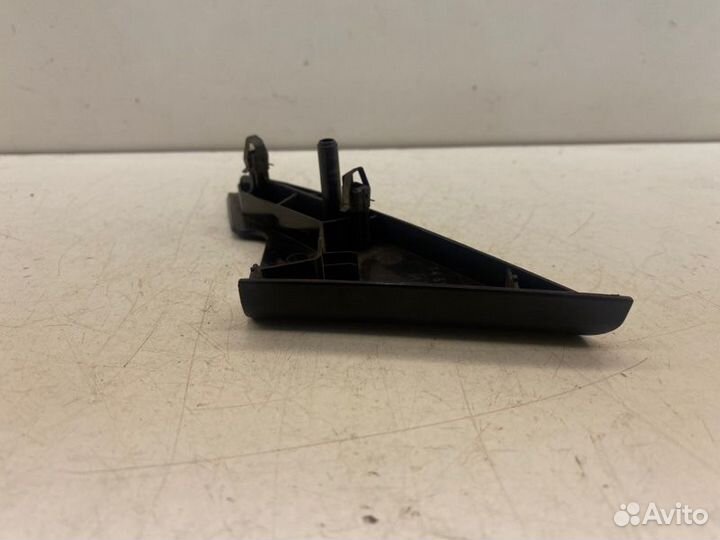 Накладка крепления зеркала передняя левая Mazda 6