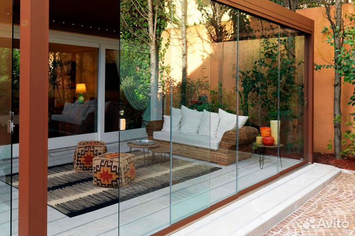 Безрамное остекление террасы, веранды, беседки