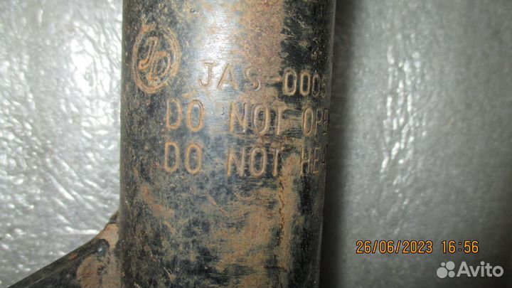 Стойка задняя правая Toyota Corolla E10 Пер Прив