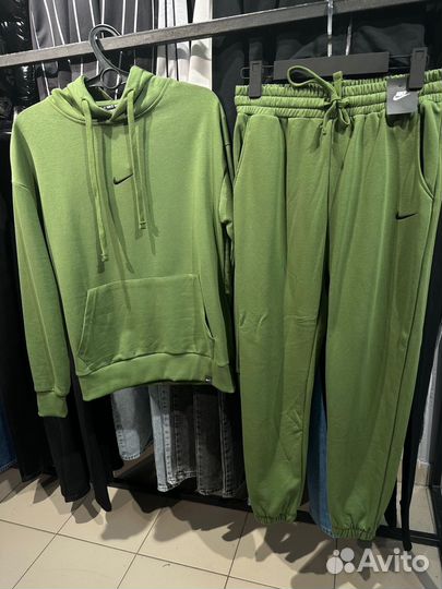 Спортивный костюм Nike