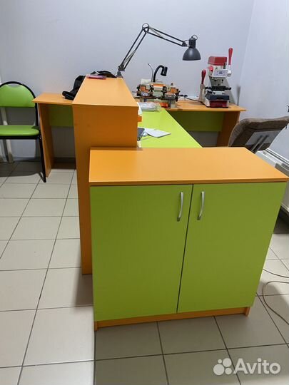 Стол для ресепшен, стул