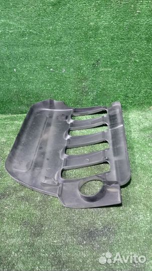 Накладка декоративная на двигатель Renault Megane