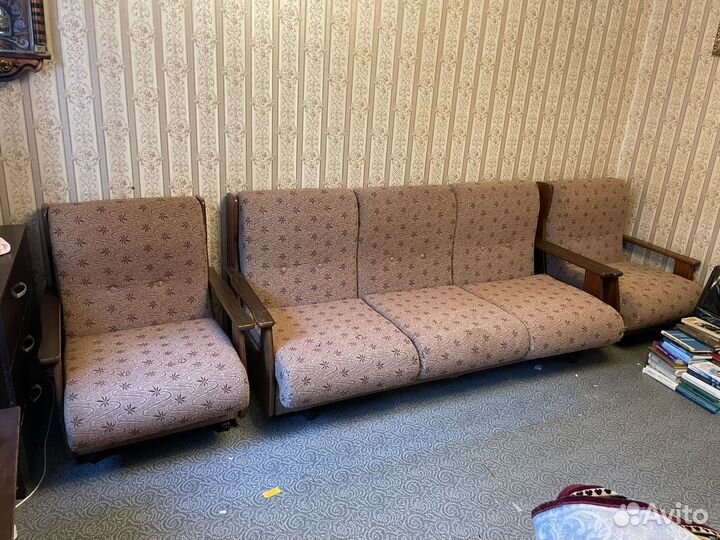 Диван и два кресла
