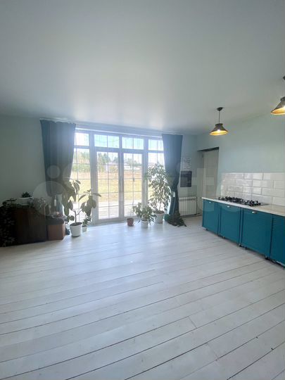 Дом 205 м² на участке 18,5 сот.