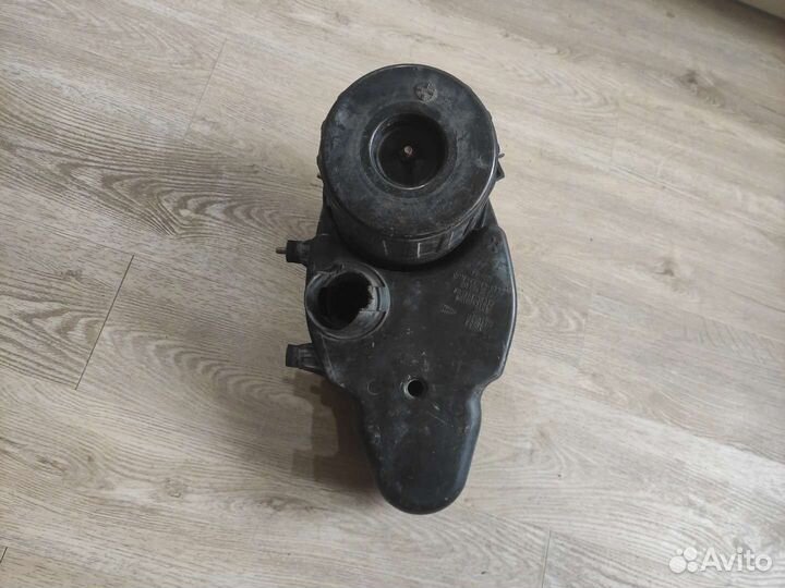 Корпус воздушного фильтра для Мерседес ом 601,616