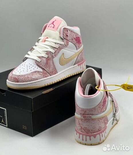 Кроссовки женские Nike Air Jordan 1