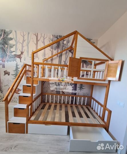 Двухъярусная кровать