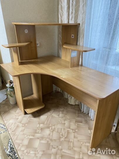 Компьютерный стол