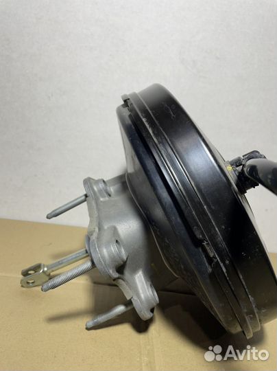 Вакуумный усилитель тормозов Renault 472104797R