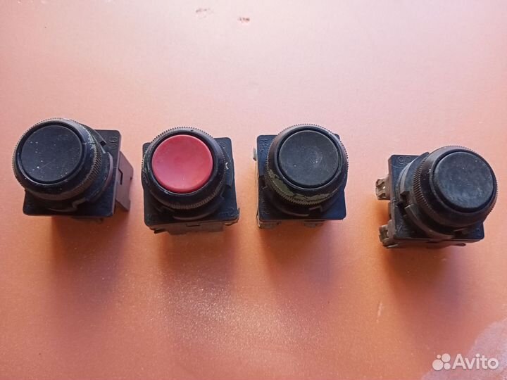 Кнопки ке011 СССР