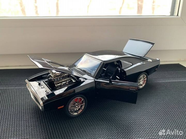 Моделька Dodge Charger