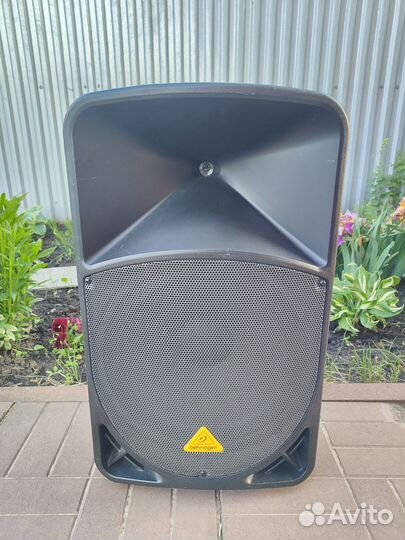 Акустическая система Behringer B115D