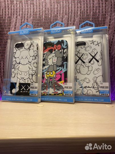Чехол luxo kaws на iPhone