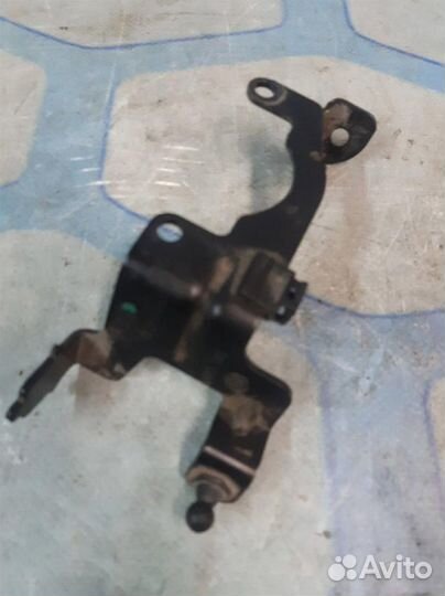 Кронштейн 06E133947E