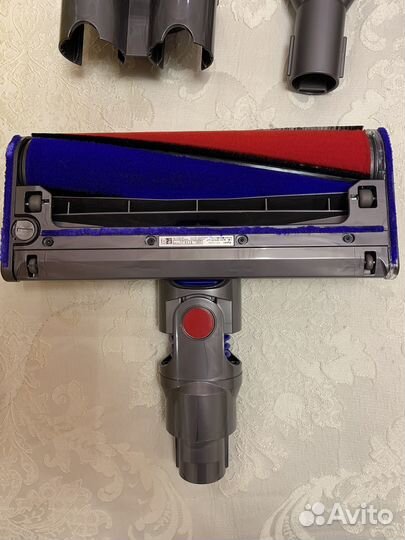 Насадки-щётки оригинал для пылесоса dyson v8