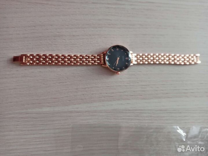 Часы женские новые