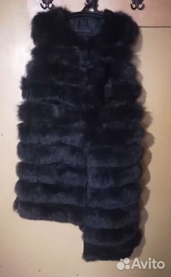 Меховая жилетка из песца