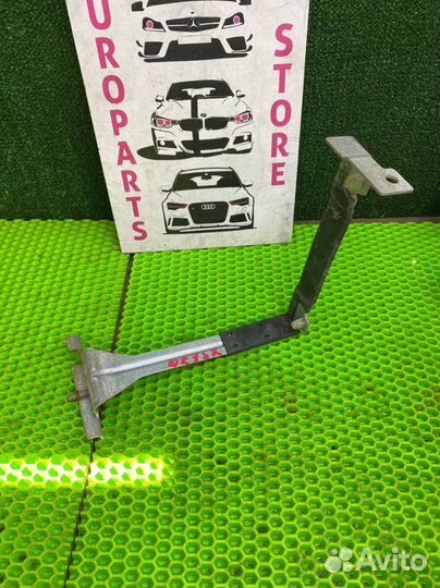 Крепление аккумулятора BMW X5 (E70), X6 (E71, E72)