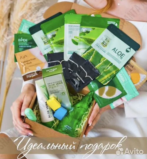 Подарочный набор для женщин. Уходовая косметика