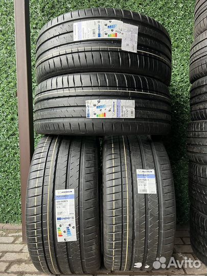 Michelin Pilot Sport 4 S 285/40 R23 и 325/35 R23 115Y
