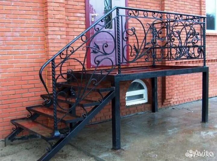 Лестница на металлокаркасе