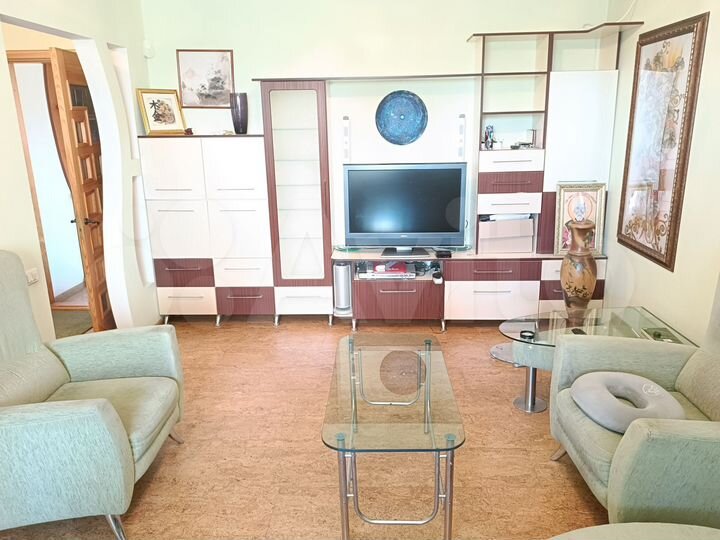 4-к. квартира, 80 м², 2/10 эт.