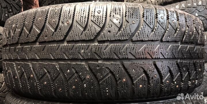 Bridgestone Ice Cruiser 7000 215/60 R17