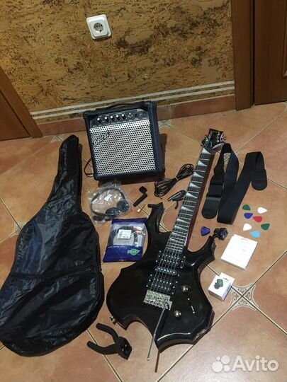 Электрогитара Irin комбо Belcat S15G и полный комп