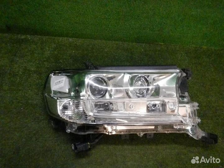 Фара правая Toyota Land Cruiser