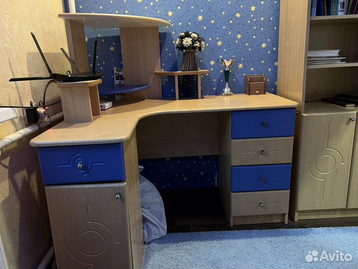 Письменный стол для школьника бу