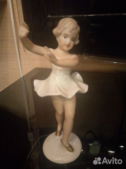 Статуэтка танцовщица путти Германия