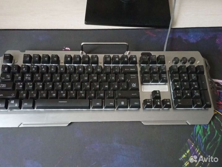 Игровая клавиатура с подсветкой