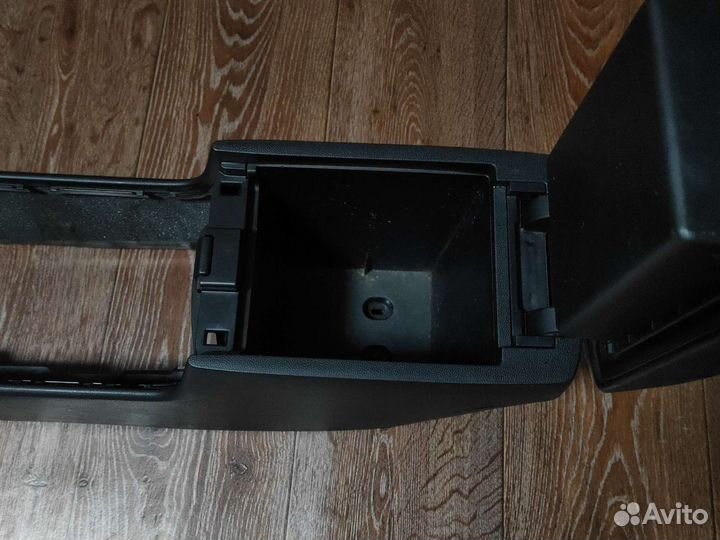 Подлокотник Mazda 3 bk