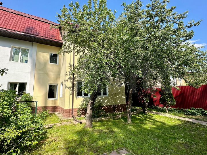 Дом 148 м² на участке 2,5 сот.