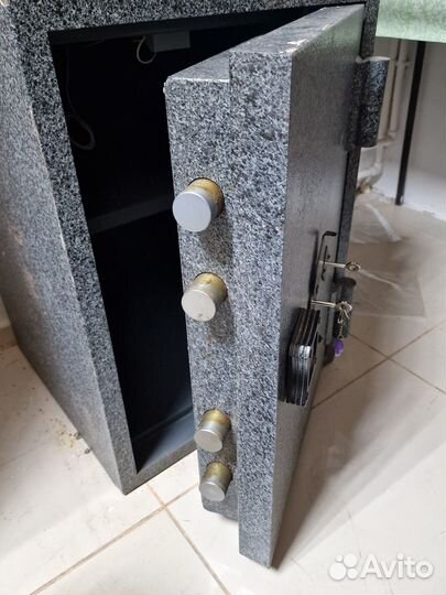 Сейф взломостойкий 4 класс