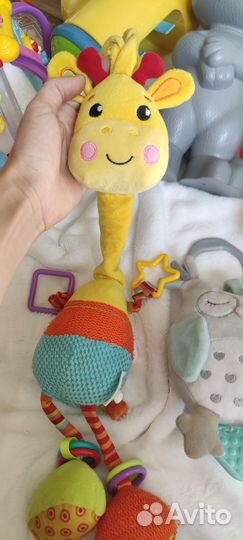 Музыкальная игрушка на кроватку