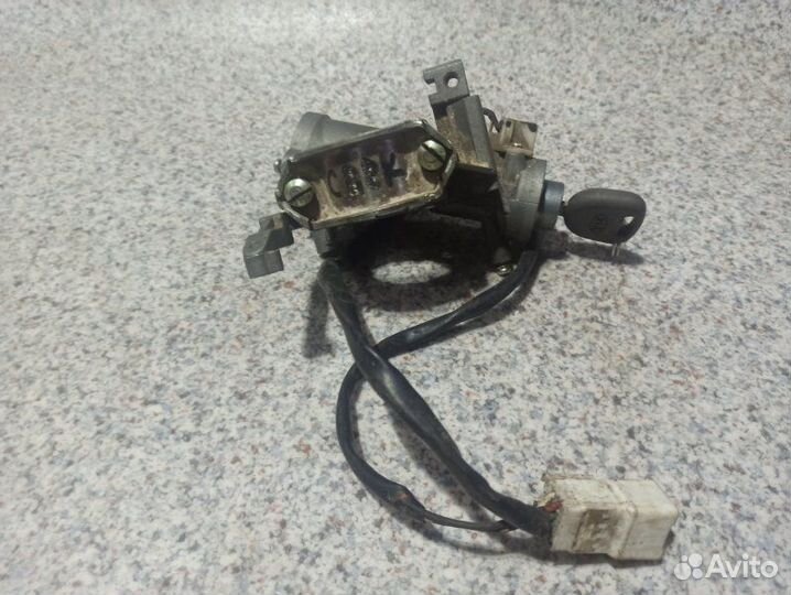 Замок зажигания Kia Spectra