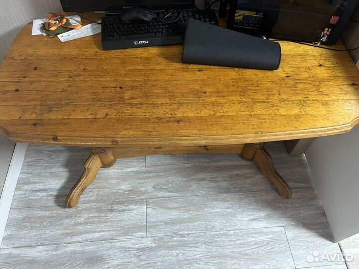 Письменный стол