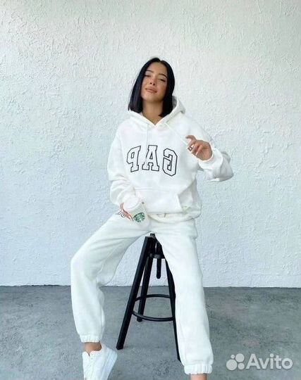 Спортивный костюм женский