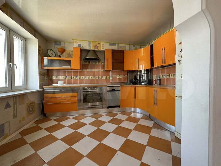 4-к. квартира, 145 м², 10/12 эт.