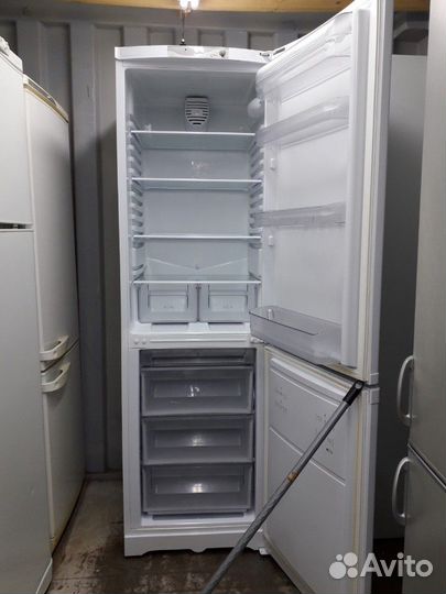 Холодильник б/у Hotpoint-Ariston rmba1200.05