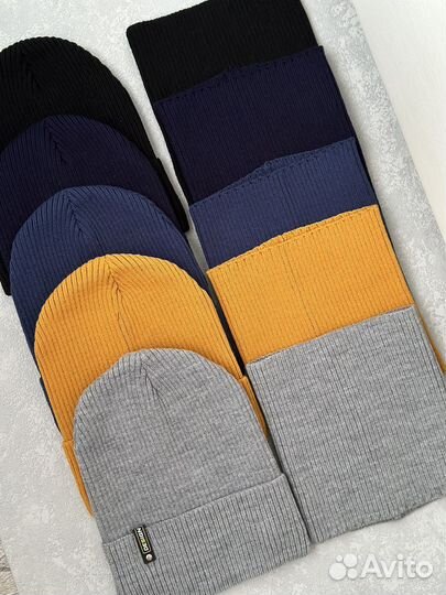 Комплект шапка и снуд новый