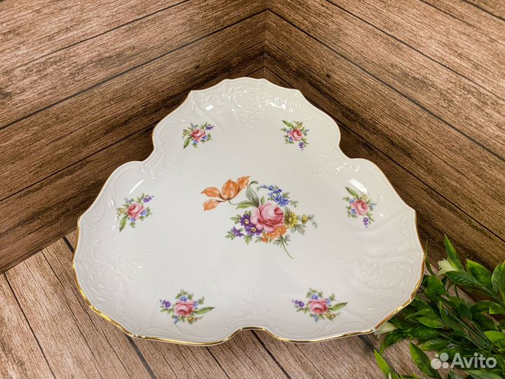 Поднос треугольный н/н 