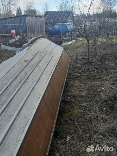 Лодка с мотором