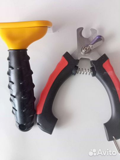 Когтерезка для мелких животных. И расческа